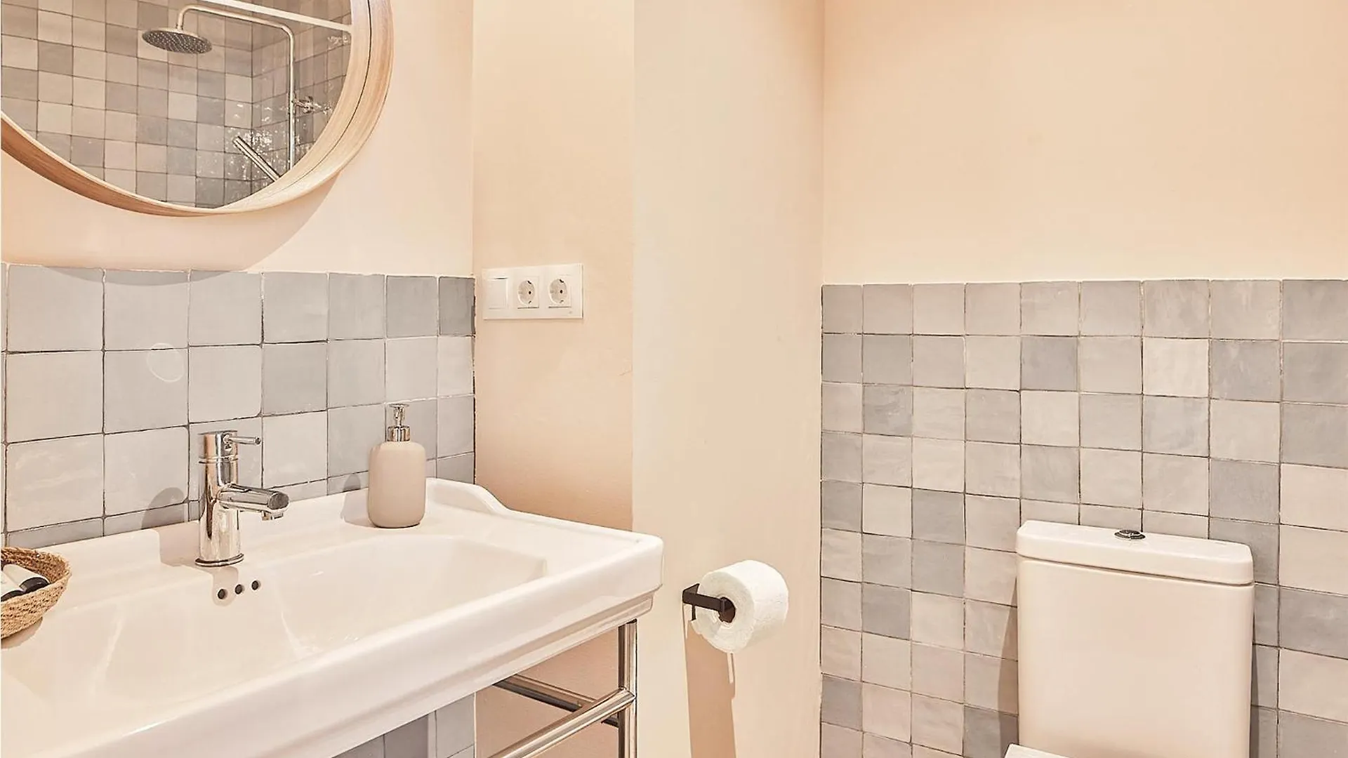 Awesome Apartment In Cdiz With Kitchen Cadiz Spain