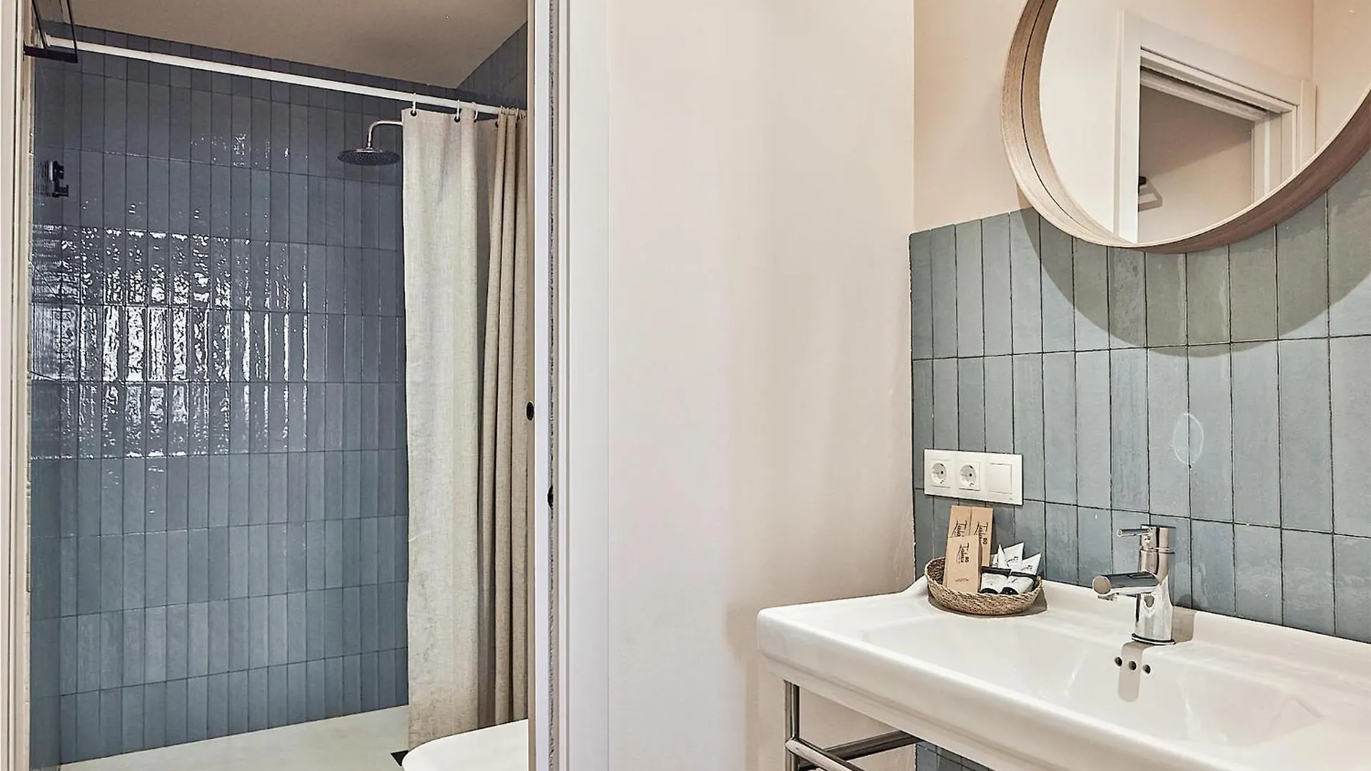Awesome Apartment In Cdiz With Kitchen Cadiz
